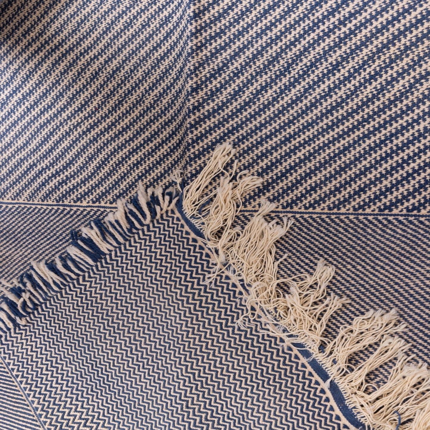 Handwoven Moroccan Akhnif Rug – Modern Berber Geometric Wool Weave ; 5,41 ft / 3,77 ft