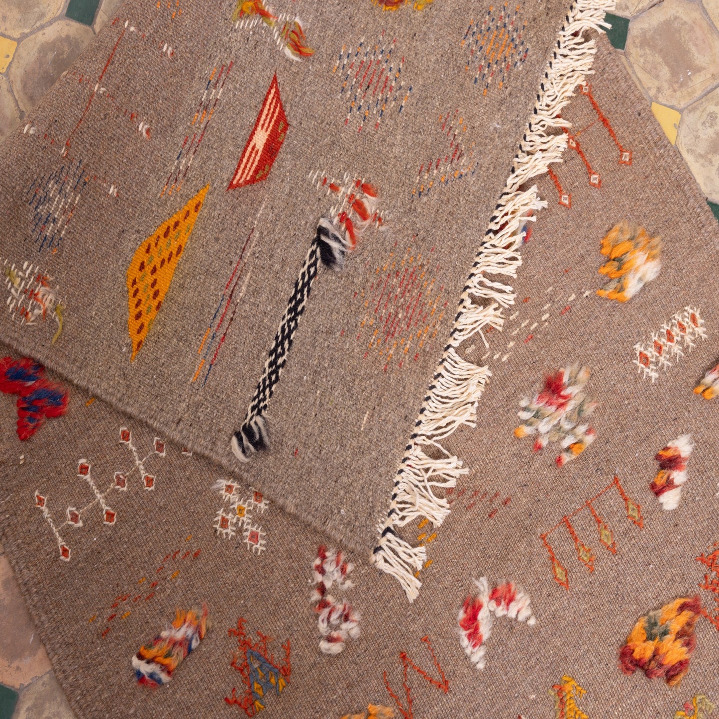 Handwoven Akhnif Moroccan Rug – Unique Amazigh Flatweave ; 5,09 ft / 2,30 ft