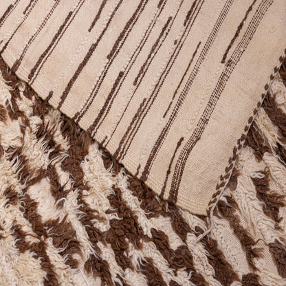 Authentic Moroccan Azilal Rug | Unique Handwoven Berber Wool Carpet | Abstract Tribal Design ; 9,84 ft / 6,07 ft