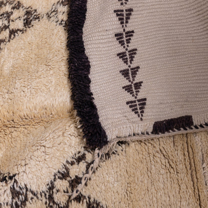 Vintage Beni Ourain Moroccan Rug | Handwoven Wool Berber Carpet with Geometric Diamonds ; 11,65 ft / 7,05 ft