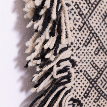 Handwoven Moroccan Akhnif Rug – Black & Ivory Berber Wool Rug ; 5,91 ft / 3,44 ft