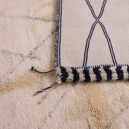 Authentic Handwoven Moroccan Mrirt Wool Rug – Classic Diamond Berber Design