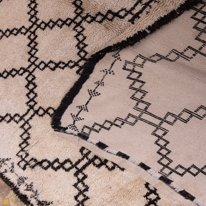 Vintage Moroccan Beni Ourain Rug – Handwoven Wool with Geometric Berber Pattern ; 10,66 ft /  6,23 ft