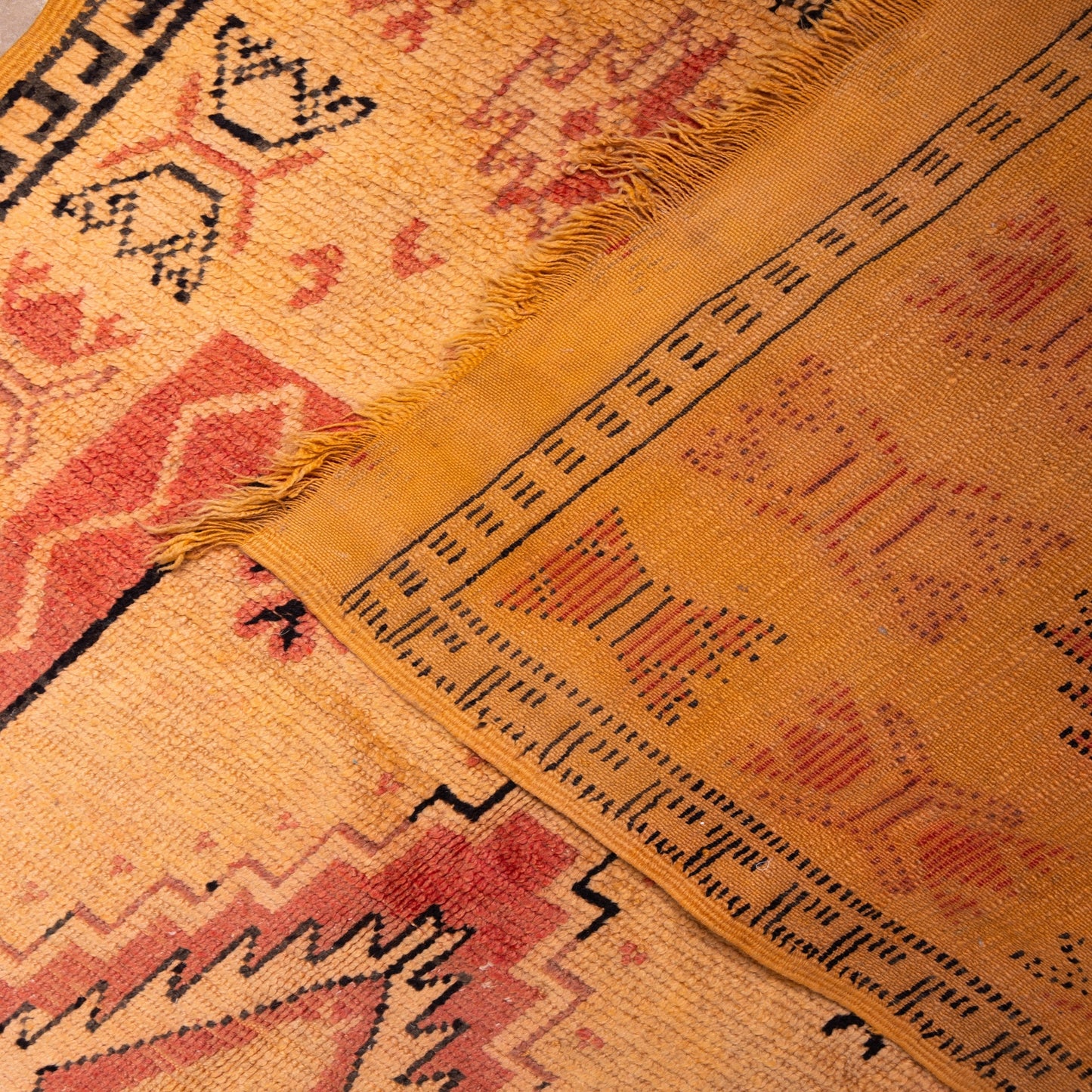 Handwoven Taznakht Moroccan Rug – 100% Wool Berber Carpet – Saffron & Terracotta Tribal Design – Authentic High Atlas Decor ; 8,69 ft / 4,27 ft