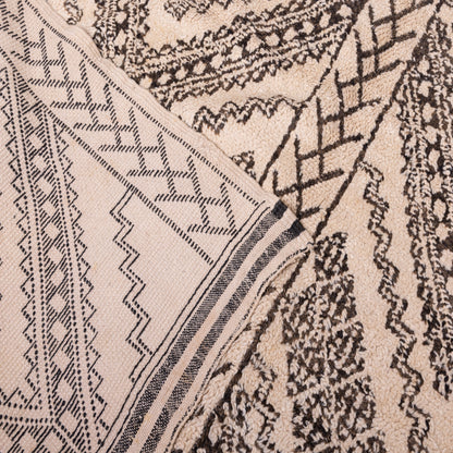 Vintage Moroccan Berber Rug – Handwoven Wool Carpet with Unique Chevron Tribal Pattern ; 11,81 ft / 6,56 ft