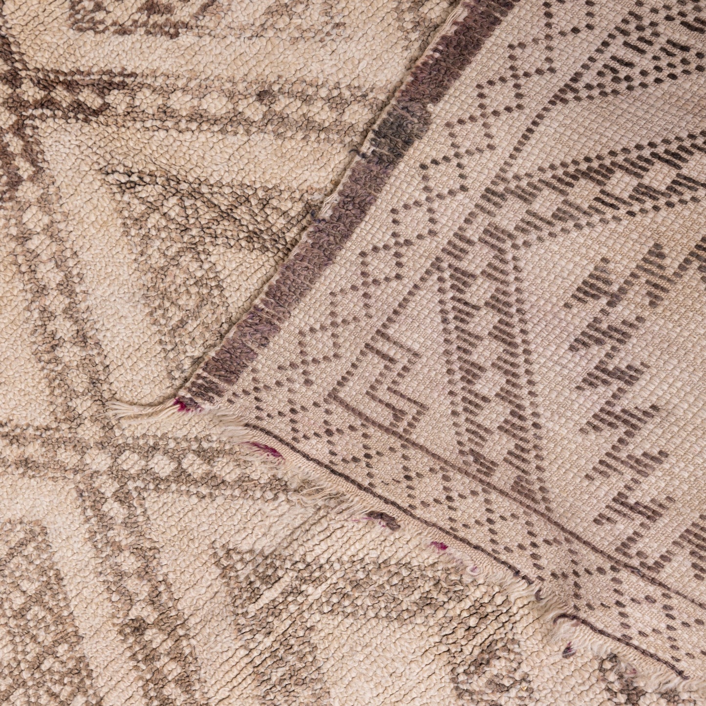 Vintage Moroccan Berber Rug – Handwoven Wool Carpet with Geometric Diamond Tribal Motifs ; 10,17 ft / 5,91 ft