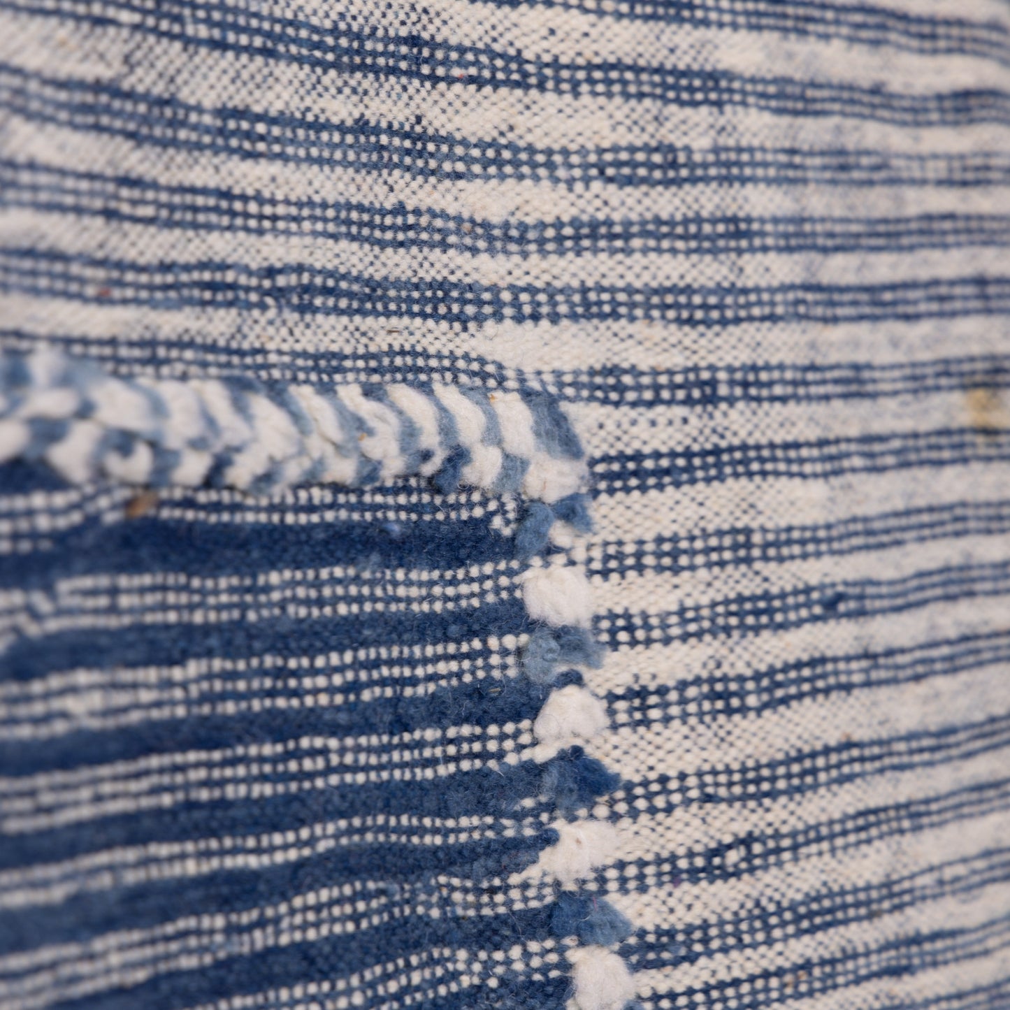 Handwoven Moroccan Akhnif Rug – Modern Tribal Cross Pattern ; 8,69 ft / 5,25 ft