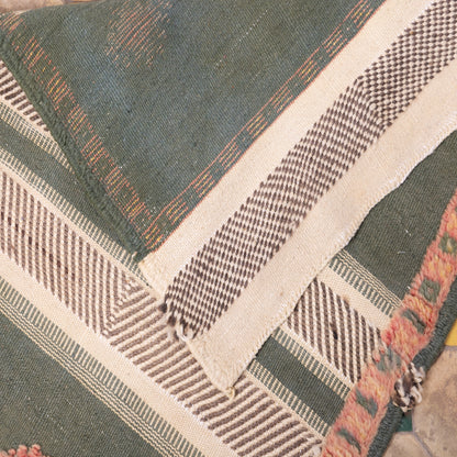 Authentic Moroccan Akhnif Rug – Handwoven Amazigh Textile in Olive Green & Beige ; 3,44 ft / 1,97 ft