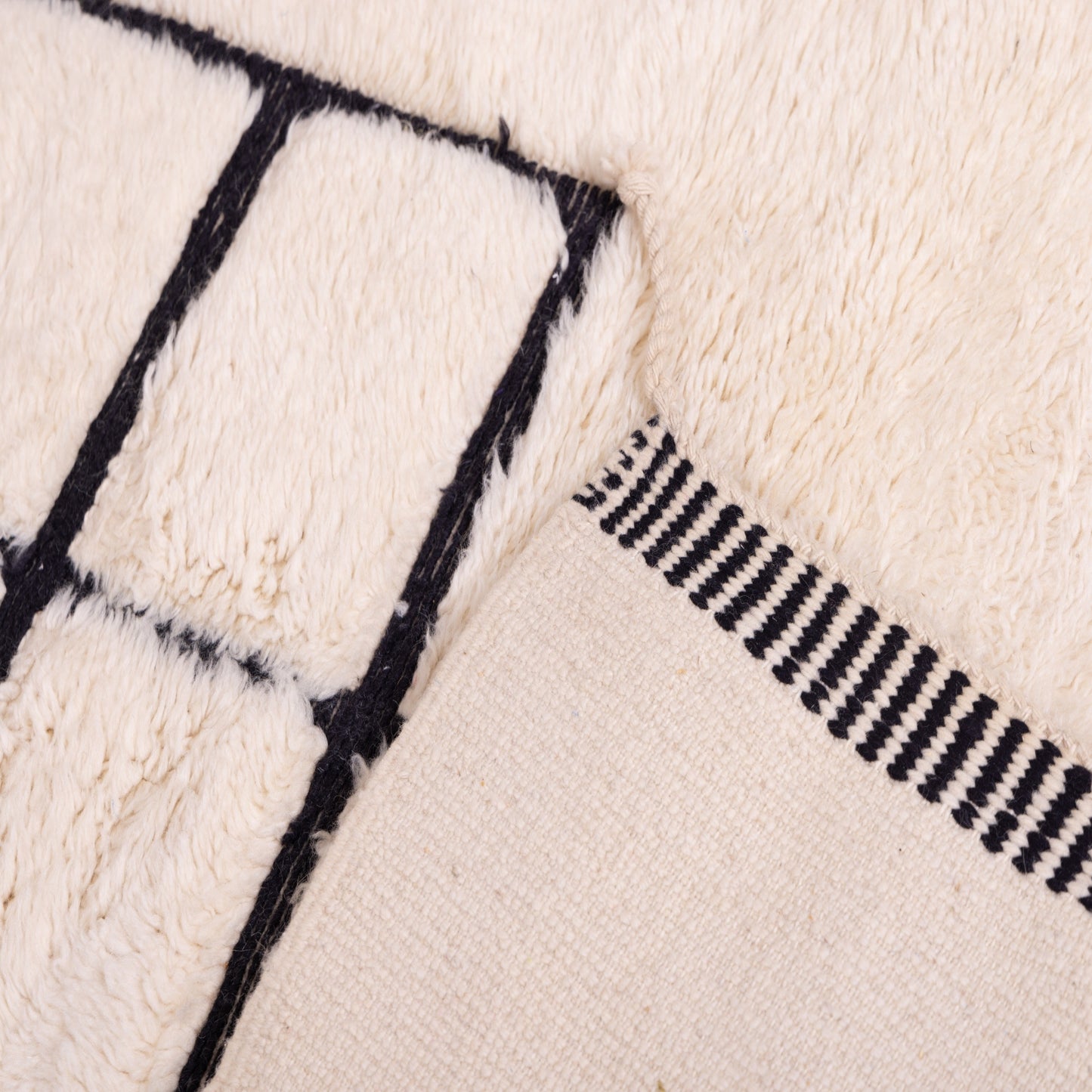 Handwoven Moroccan Wool Rug – Mrirt Berber Carpet – Modern Abstract Minimalist Design – Luxurious & Soft Handmade Area Rug