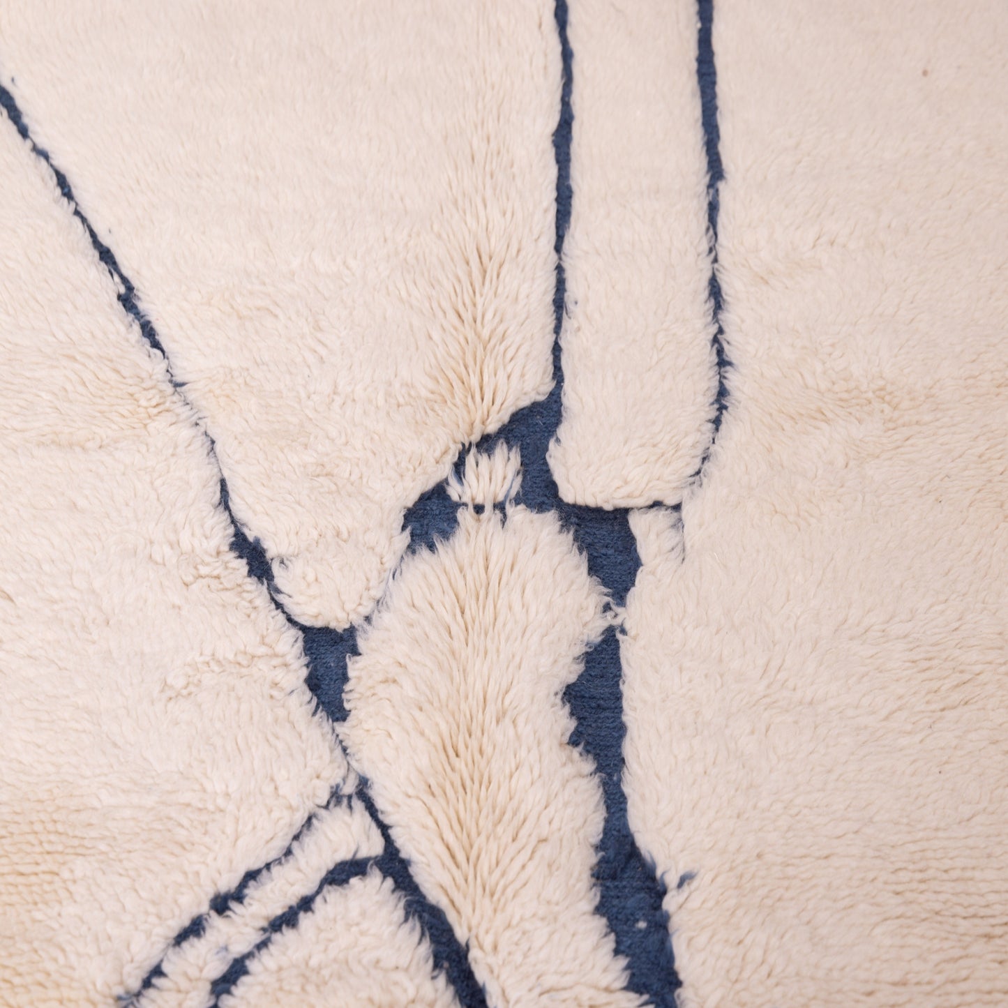 Handwoven Moroccan Wool Rug – Abstract Blue Line Art on Cream Background