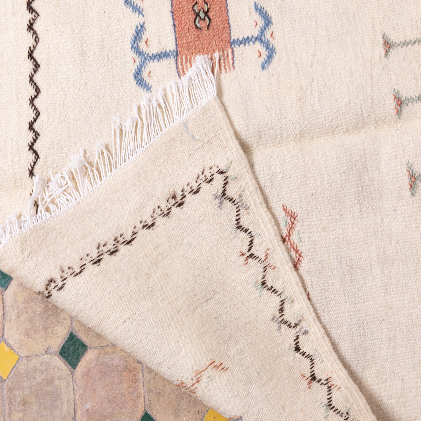 Handwoven Moroccan Akhnif Rug – Elegant Berber Wool & Cotton Carpet