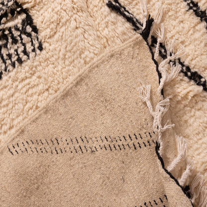 Handmade Azilal Rug - Moroccan Berber Wool & Cotton Carpet - Abstract Tribal Design - 80% Wool 20% Cotton