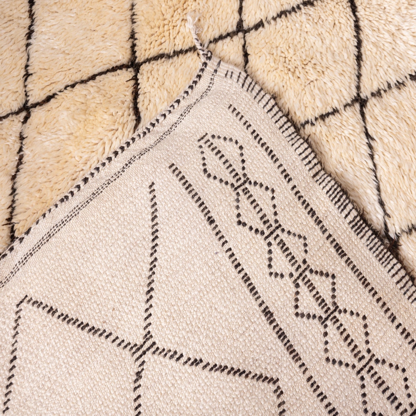 Handwoven Moroccan Beni Ourain Rug | Authentic Wool Berber Carpet | Timeless Elegance ; 12,14 ft / 7,05 ft