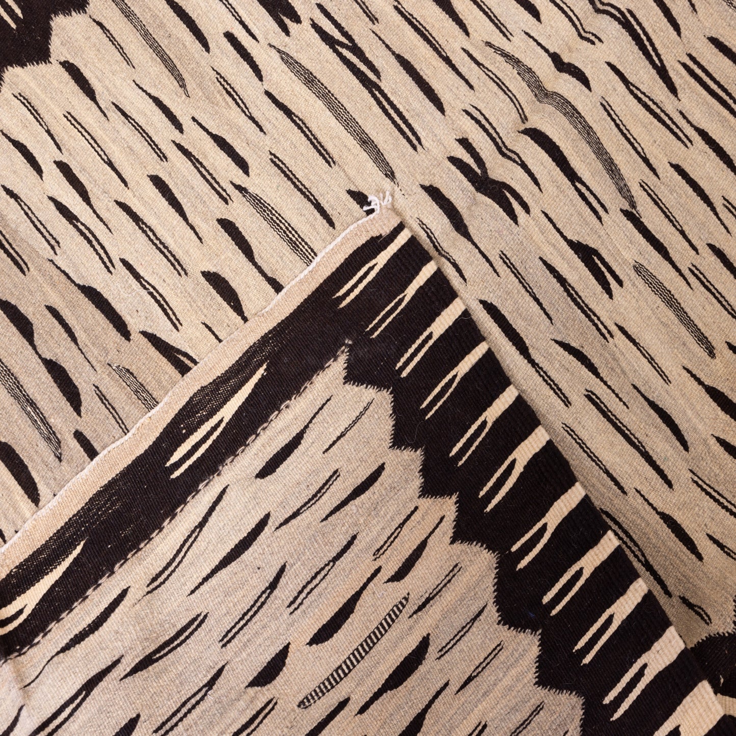 Handmade Moroccan Akhnif Rug – Authentic Berber Wool Carpet ; 5,41 ft / 3,61 ft