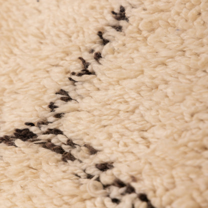 Minimalist Beni Ourain Moroccan Rug | Handwoven Wool Area Rug | Cream with Black Diamond Pattern | Authentic Berber Carpet | 100% Wool ;  9,35 ft / 5,09 ft