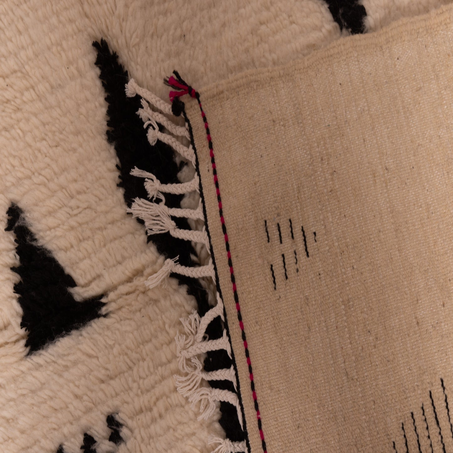 Modern Azilal Rug - Abstract Minimalist Moroccan Rug - Handwoven 80% Wool 20% Cotton - Cream Base with Blue Line Art