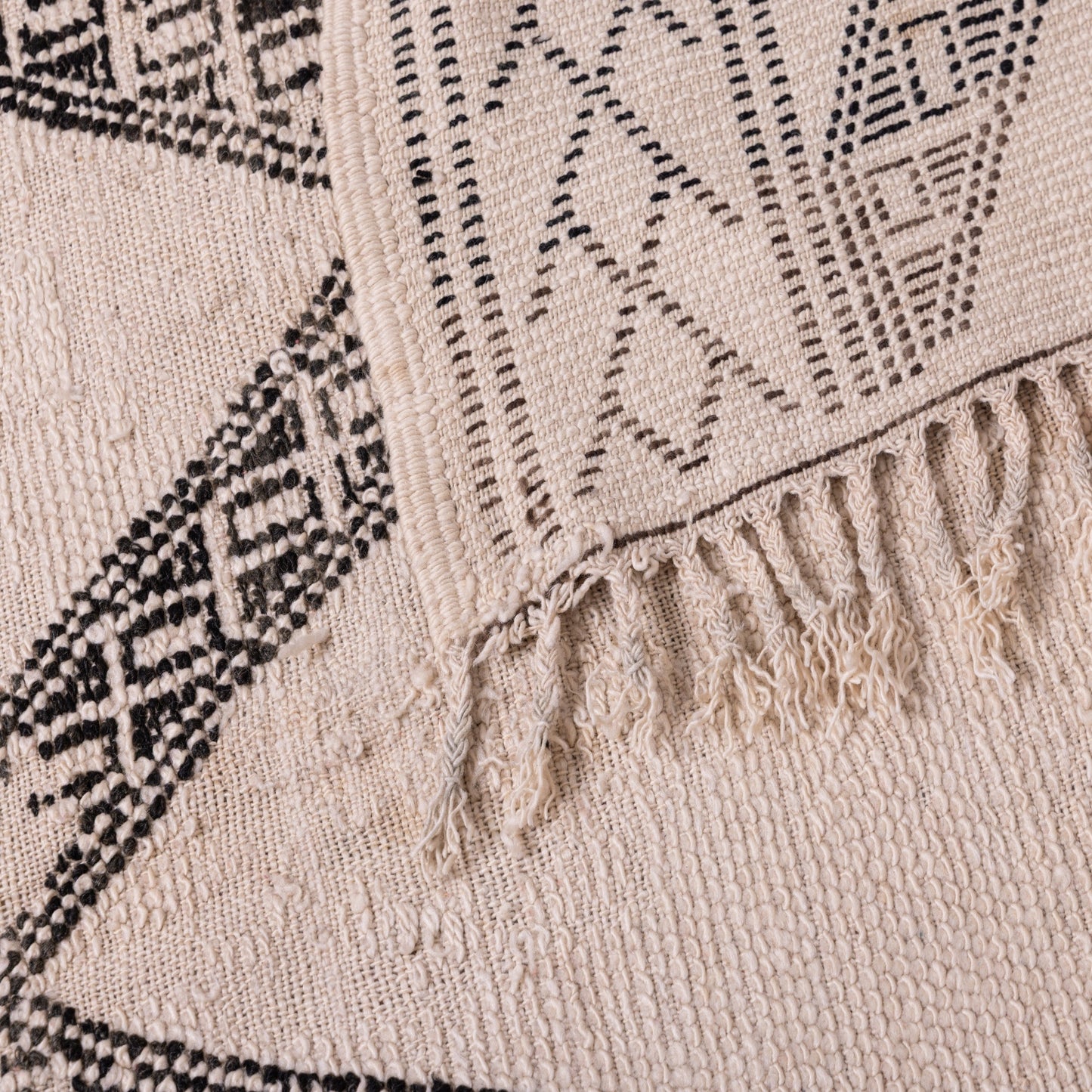 Handwoven Moroccan Beni Ourain Rug – Authentic Wool Berber Carpet – Geometric Diamond Design – Minimalist & Boho Home Decor ;  7,55 ft  / 5,74 ft