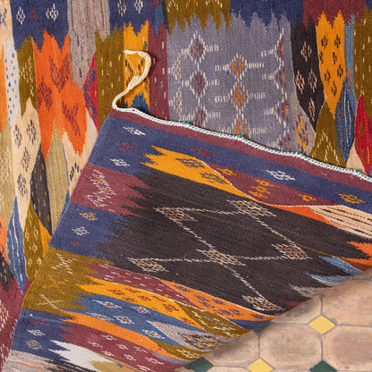 Handwoven Moroccan Akhnif Rug – A Vintage Work of Art ; 4,92 ft / 3,61 ft