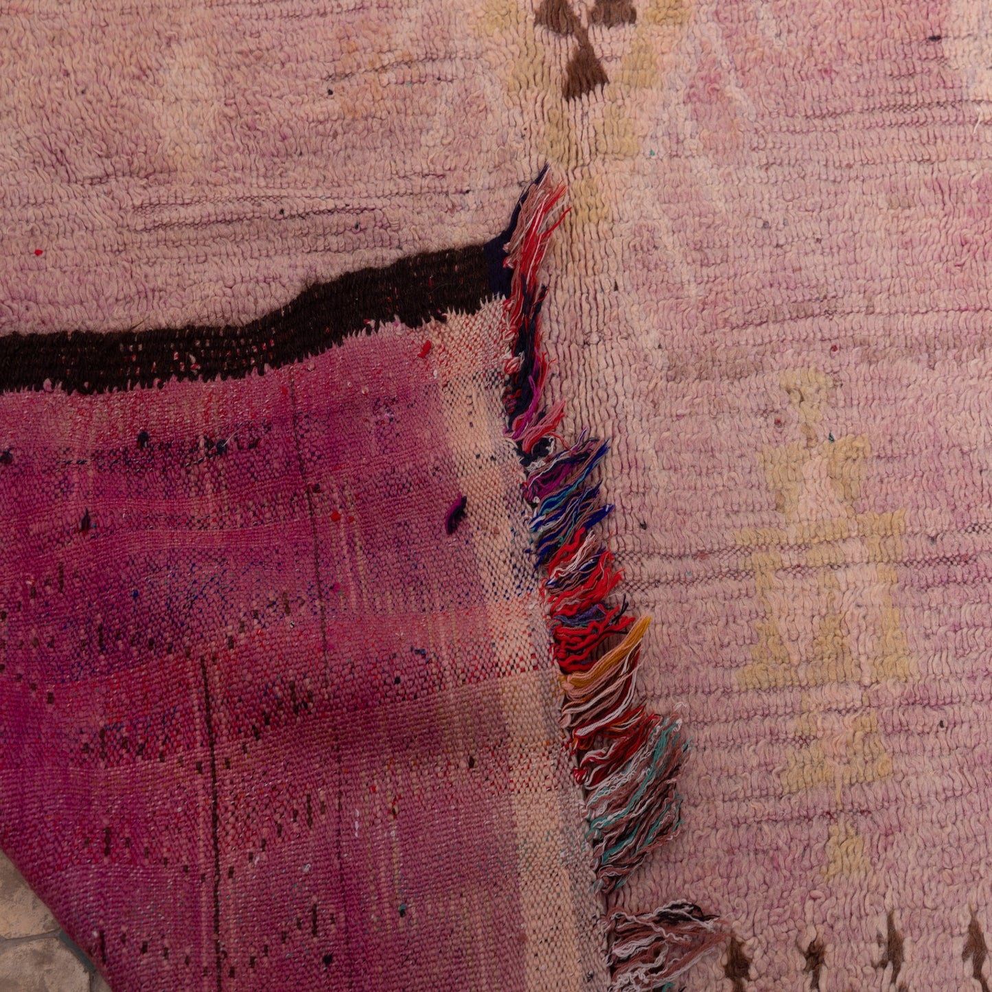 Vintage Moroccan Bjaad Rug – Handwoven Berber Wool Rug – Subtle Mauve & Earthy Tones with Tribal Diamond Motif