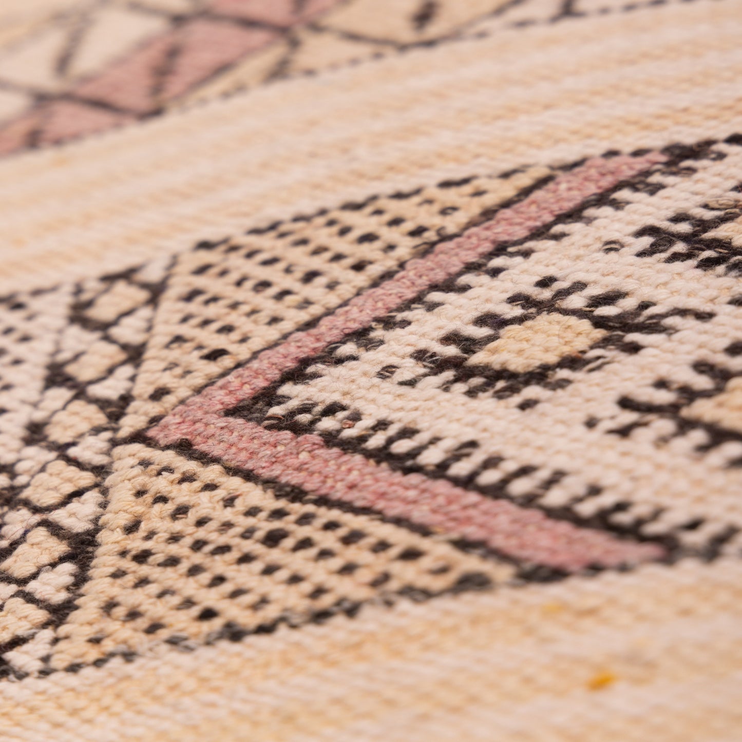 Ivory Tribal Wool Corridor Runner - Subtle Geometric Berber Elegance