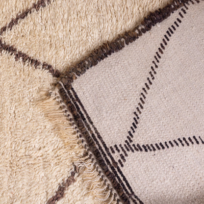 Vintage Moroccan Beni Ourain Runner Rug | Handmade Wool Hallway Carpet ;  10,50 ft / 3,94ft