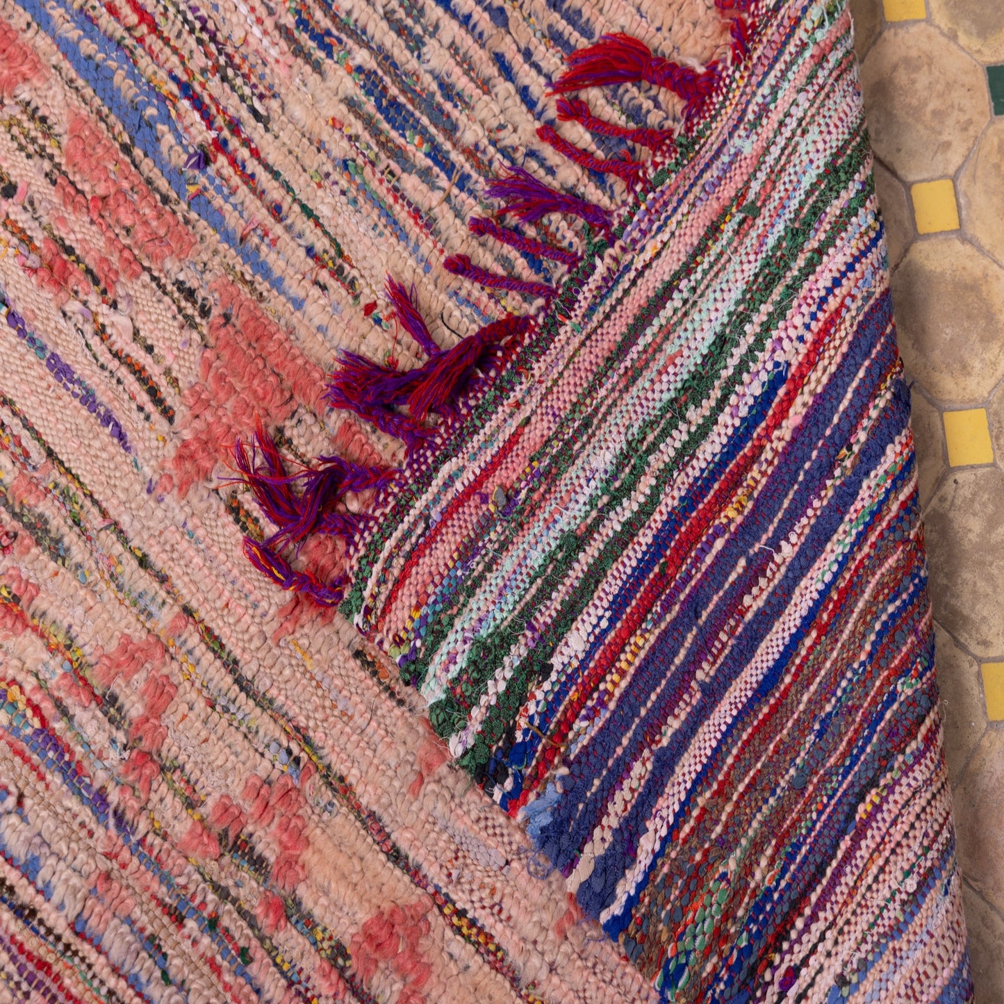 Vintage Moroccan Berber Rug – Handwoven Wool Carpet – Subtle Tribal Zigzag Pattern