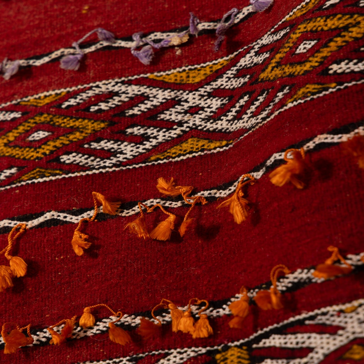 Vintage Moroccan Handwoven Kilim Rug | Red Berber Tribal Carpet with Geometric Patterns ; 11,32 ft / 5,58 ft