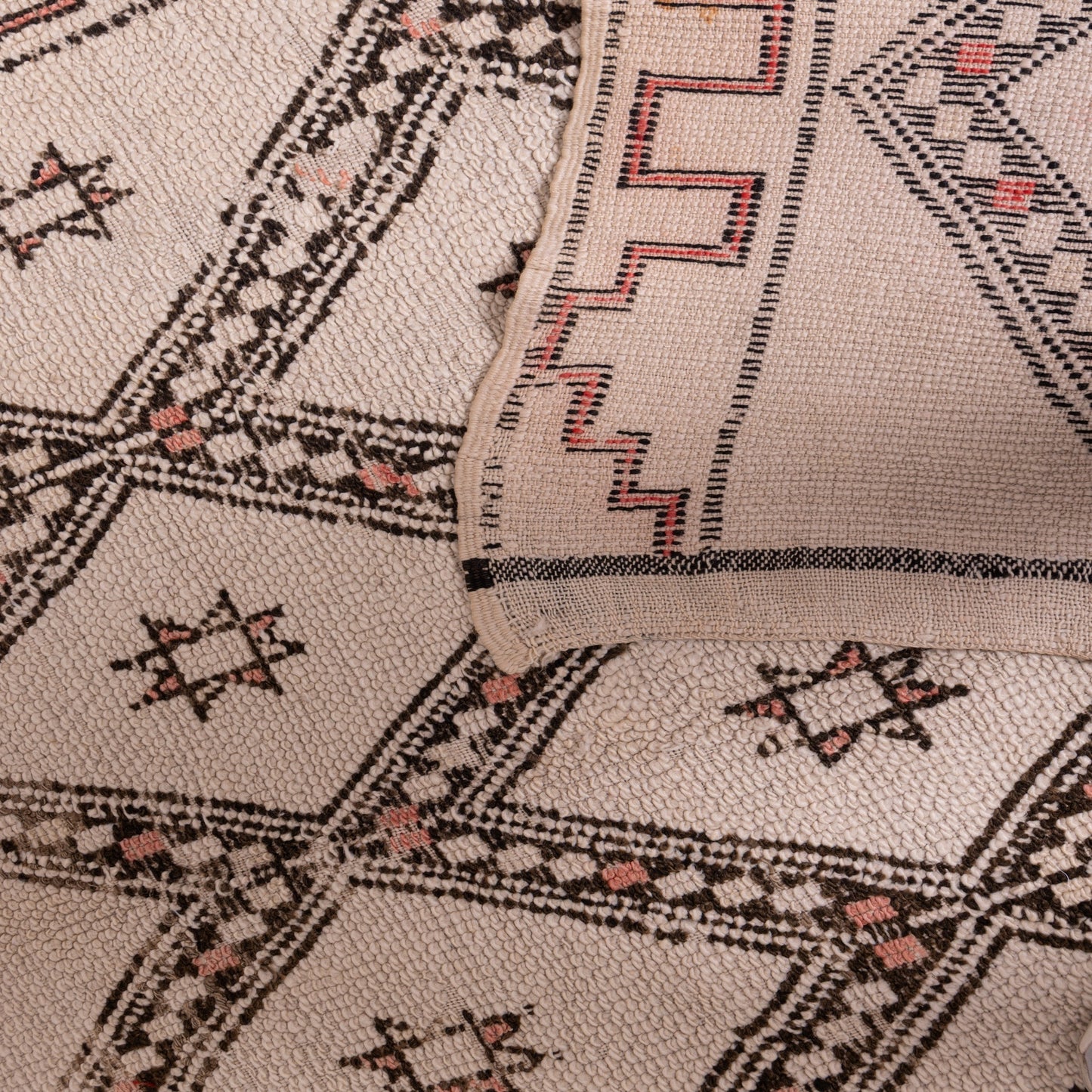 Vintage Moroccan Zanafi Kilim Rug – Handwoven Wool with Geometric Star Motifs ; 8,53 ft / 5,91 ft