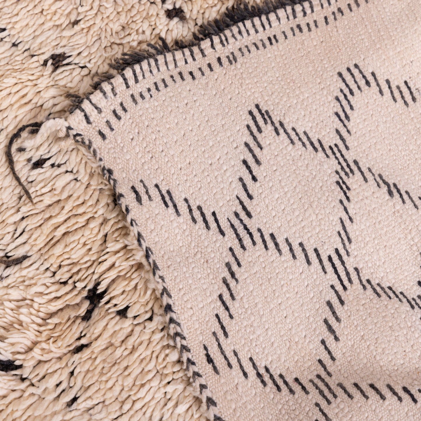 Vintage Moroccan Beni Ourain Rug – Handwoven Wool with Classic Diamond Pattern ; 9,19 ft /  5,58 ft