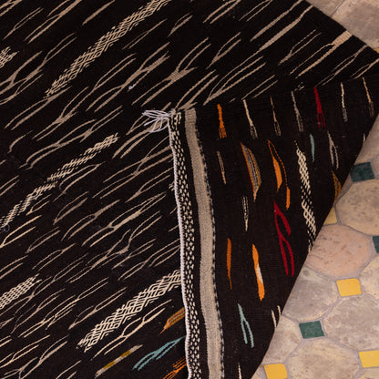 Handwoven Moroccan Akhnif Rug – Vintage Berber Wool Tapestry ; 5,41 ft / 3,44 ft