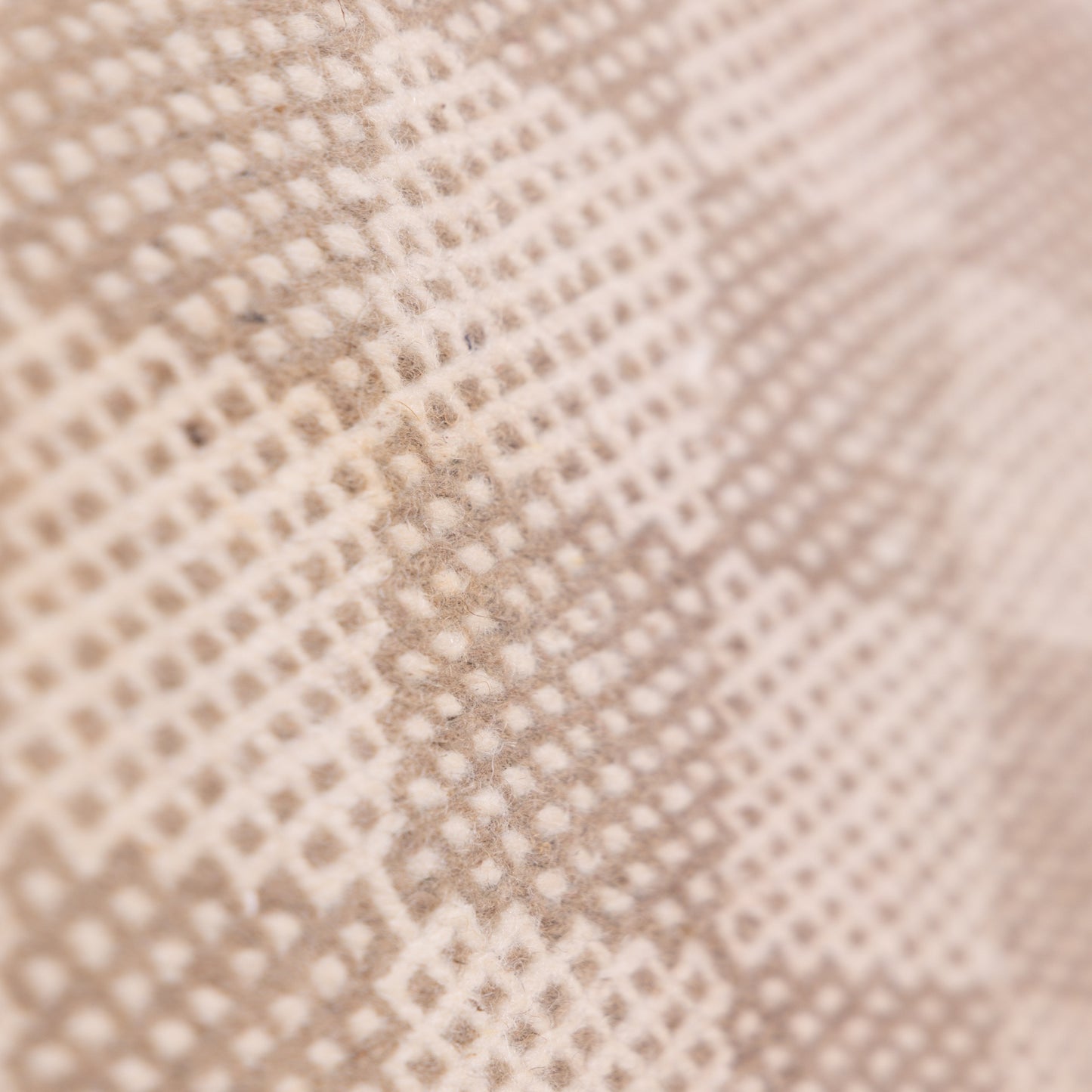 Handwoven Moroccan Akhnif Rug – Beige & Ivory Checkered Wool Rug ; 6,23 ft / 3,28 ft