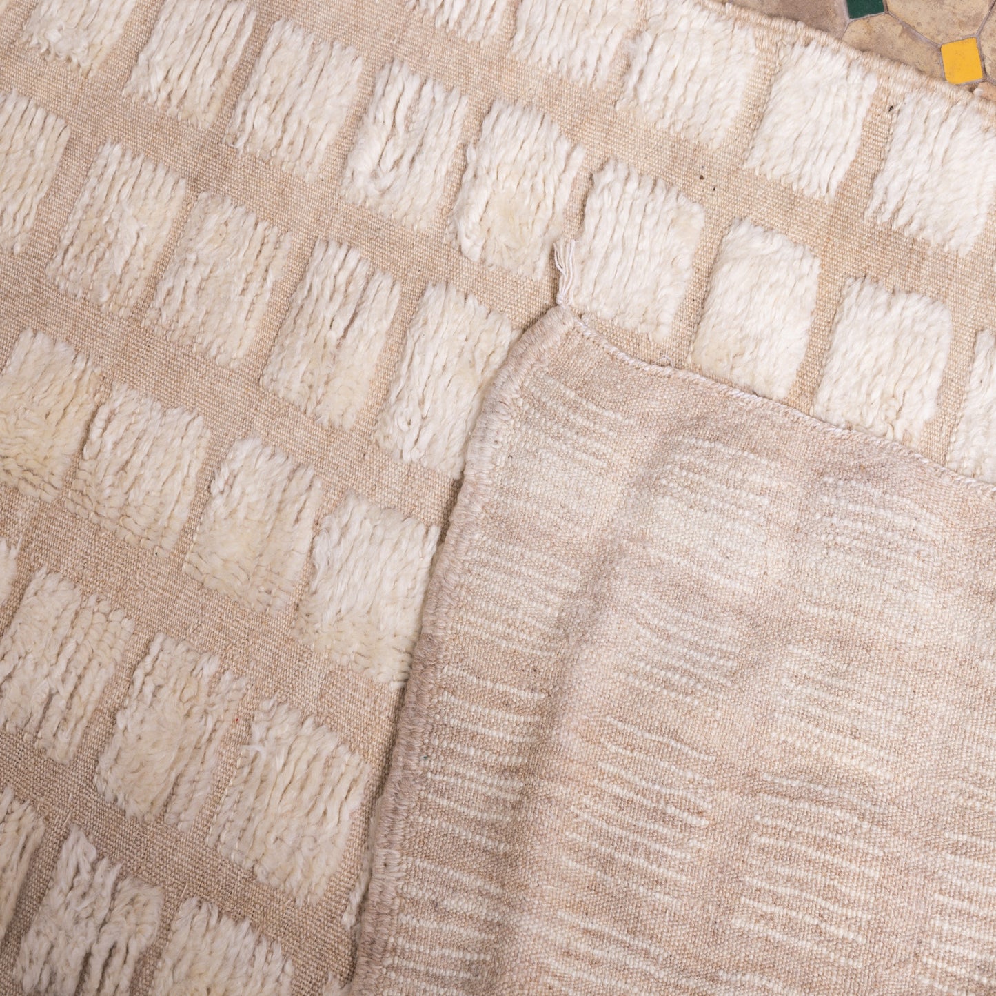 Handwoven Taznakht Moroccan Rug – 100% Wool Beige & Cream Textured Grid Pattern – Authentic Berber Minimalist Carpet – High Atlas Artisan Craft ;  6,73 ft  /  3,61 ft