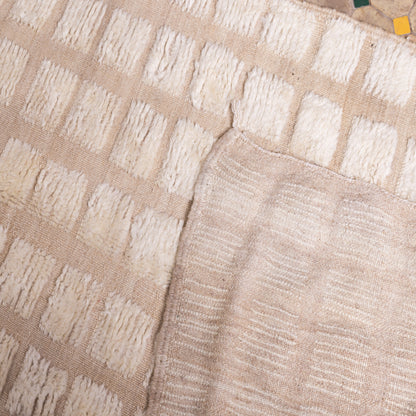 Handwoven Taznakht Moroccan Rug – 100% Wool Beige & Cream Textured Grid Pattern – Authentic Berber Minimalist Carpet – High Atlas Artisan Craft ;  6,73 ft  /  3,61 ft
