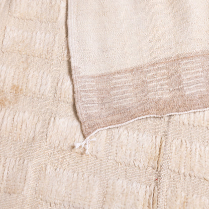 Handwoven Taznakht Moroccan Rug – 100% Wool Beige Grid Pattern Carpet – Minimalist Berber Design – Authentic High Atlas Artisan Craft ; 8,86 ft  /  5,25 ft