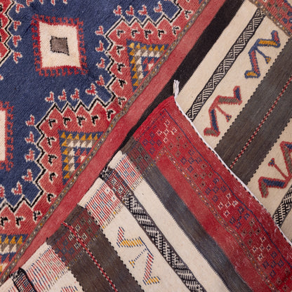 Handwoven Akhnif Moroccan Rug – Tribal Berber Flatweave in Deep Blue & Red ; 5,91 ft / 3,77 ft