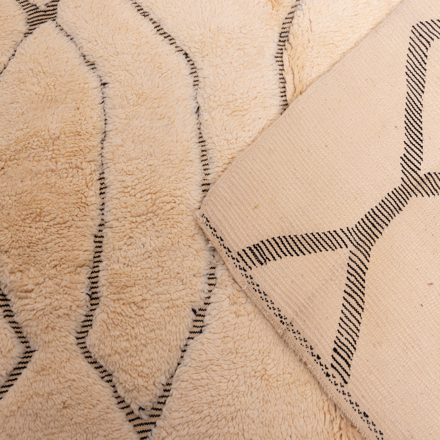 Handmade Moroccan Mrirt Rug – 100% Wool Berber Carpet – Beige & Black Geometric Design – Soft & Luxurious Boho Area Rug