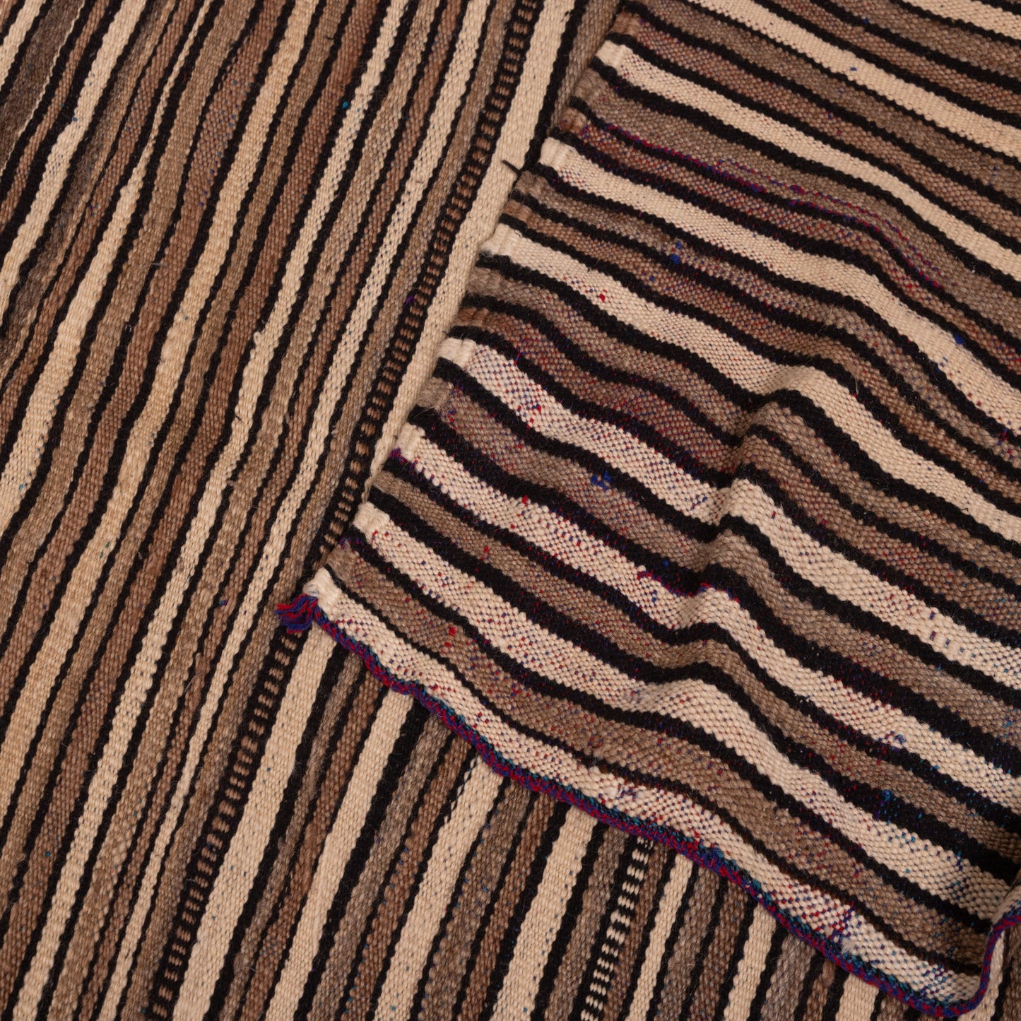 Vintage Handwoven Moroccan Wool Blanket | Berber Striped Kilim Rug | Nomadic Boho Throw ; 8,53 ft / 4,43 ft