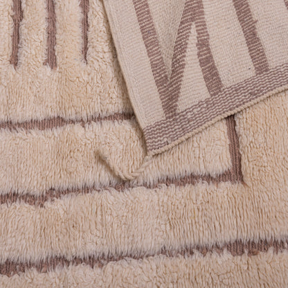 Handwoven Moroccan Wool Rug – Modern Geometric Line Pattern on Cream Background