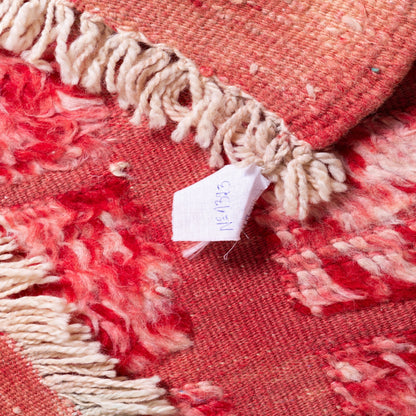 Handwoven Taznakht Moroccan Rug – 100% Wool Red & Beige Checkerboard Carpet – Authentic Berber Artisan Weaving – Warm Geometric Design ; 4,76 ft / 3,12 ft