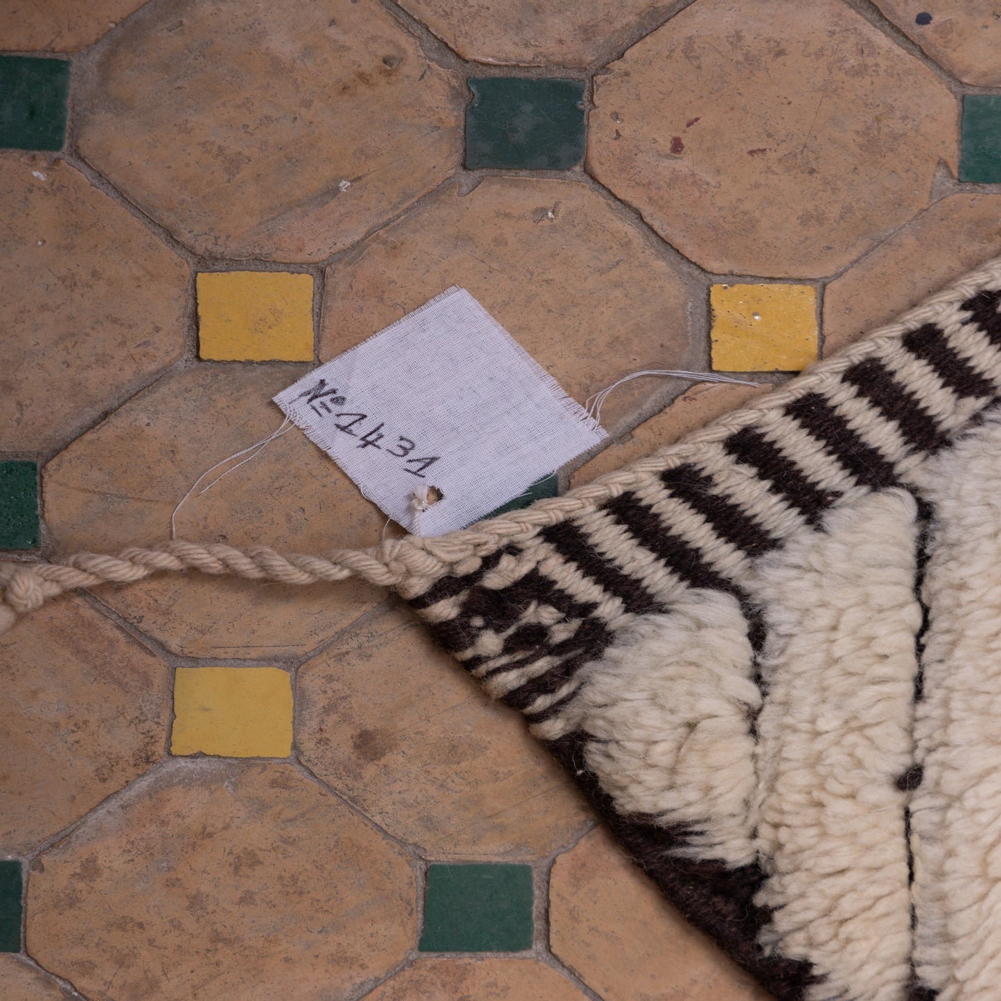 Handwoven Moroccan Mrirt Rug – Luxurious High-Pile Wool Berber Carpet in Black & White Geometric Design ; 11,81 ft / 8,20 ft