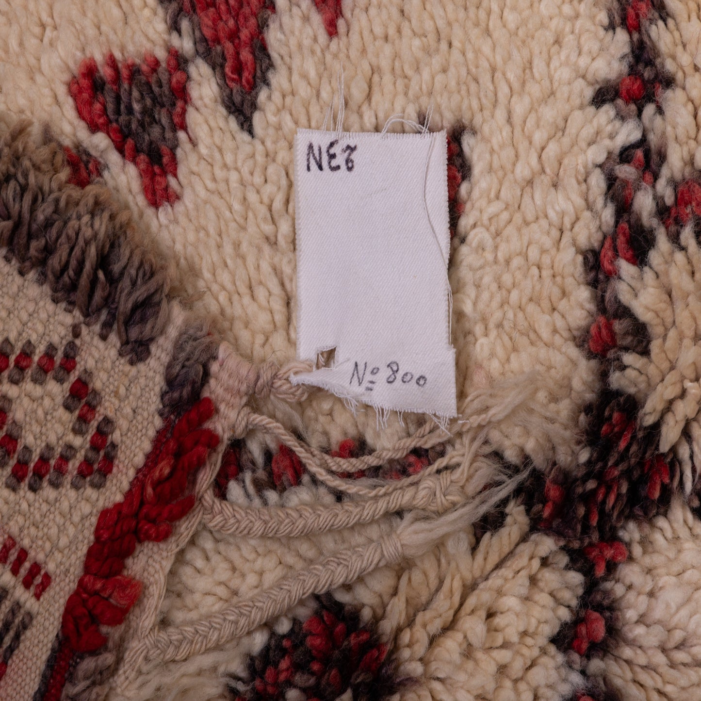 Vintage Moroccan Berber Rug – Handwoven Wool with Tribal Symbols & Red Accents ; 9,68 ft / 5,25 ft