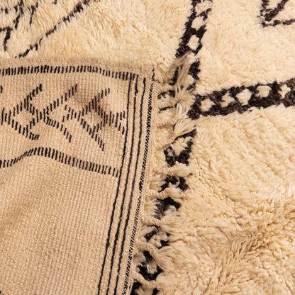 Vintage Beni Ourain Moroccan Rug | Bold Diamond & Cross Motif | Handwoven Wool Berber Carpet | Tribal Wall Hanging or Area Rug | 100% Wool  ; 8,69 ft / 4,43 ft