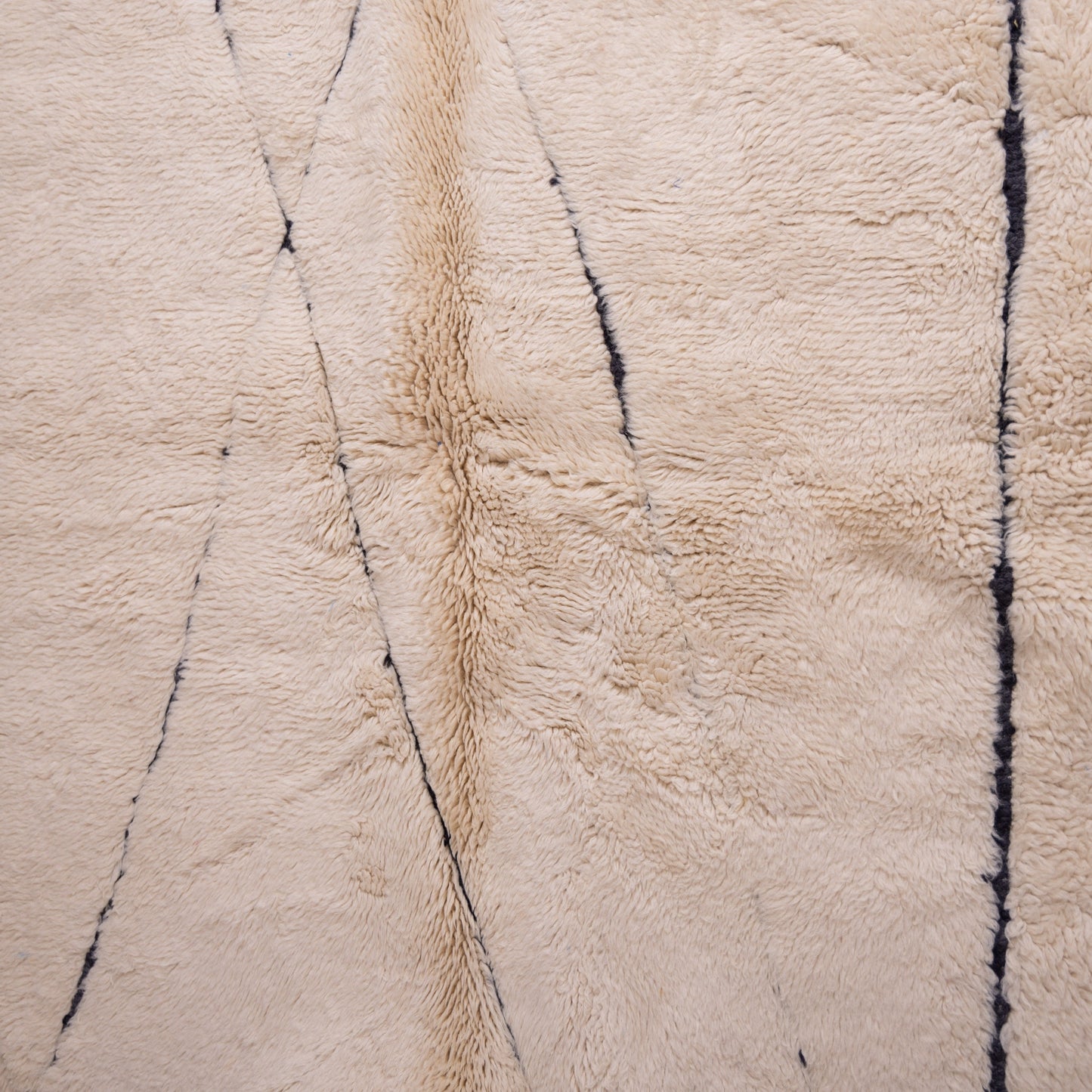 Handmade Mrirt Rug – 100% Wool Moroccan Berber Carpet – Cream & Black Minimalist Wool Rug – Luxury Modern & Boho Home Decor