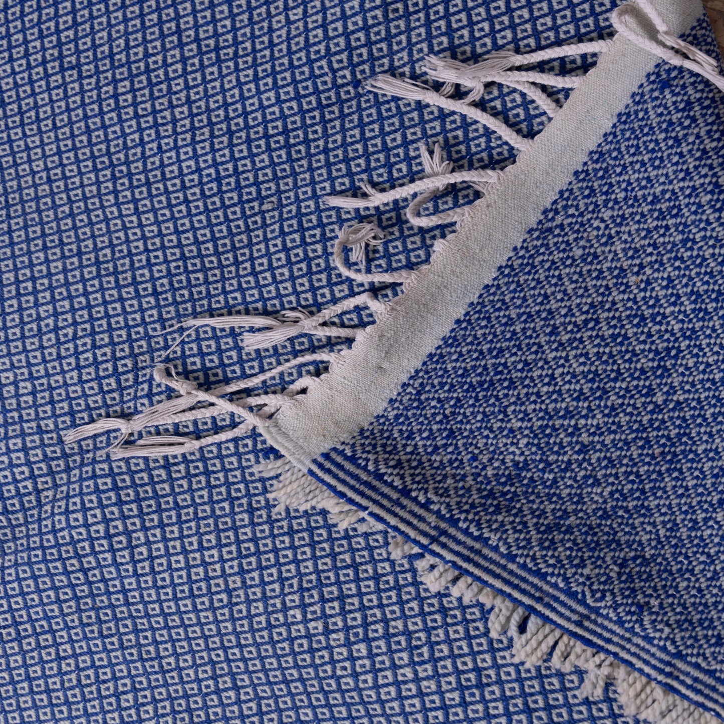 Handwoven Moroccan Akhnif Rug – Elegant Indigo & Ivory Wool & Cotton Carpet