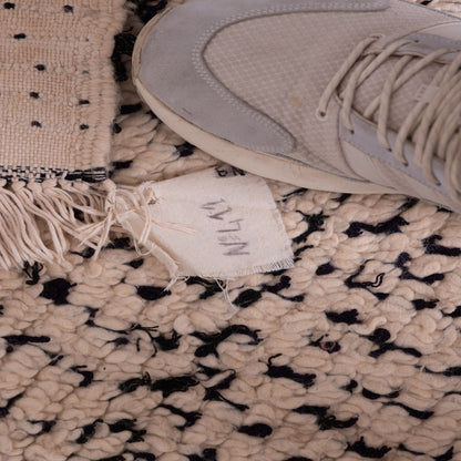 Desert Haze” – Minimalist Beni Ourain Rug with Micro-Dot Motif