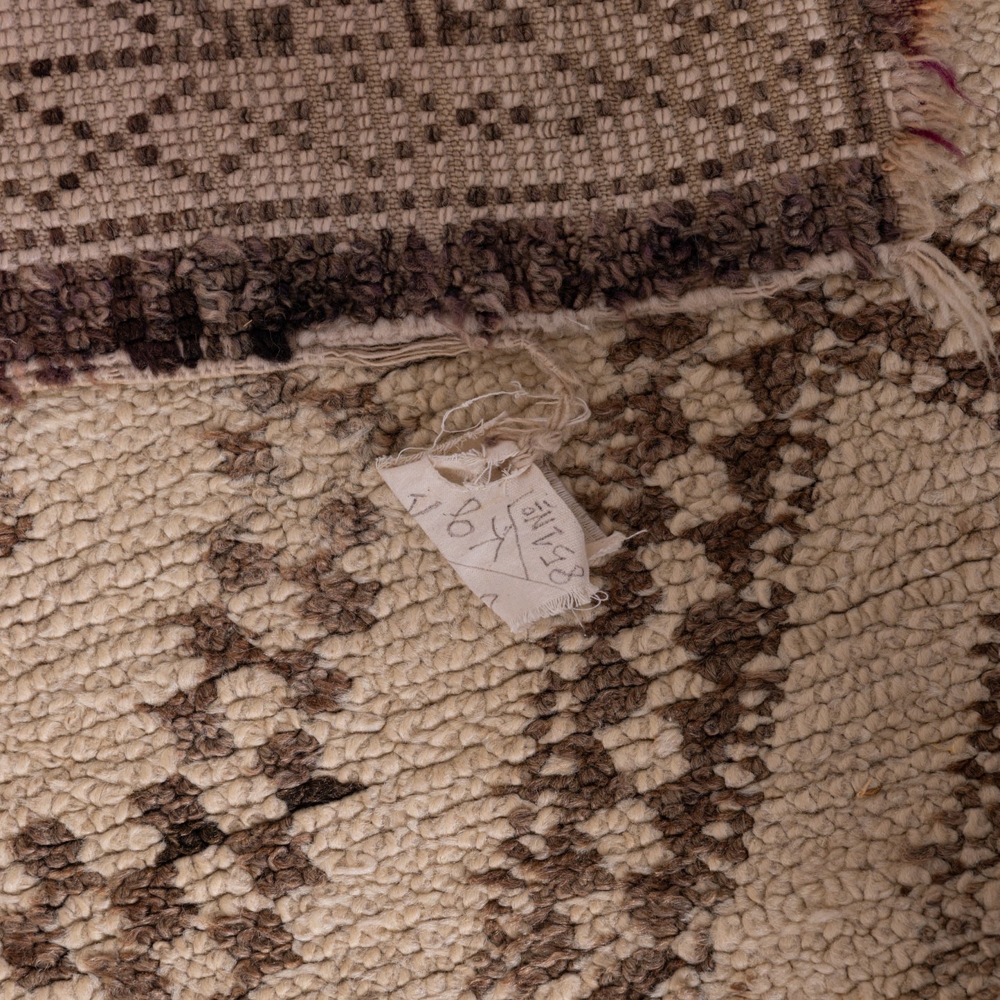 Vintage Moroccan Berber Rug – Handwoven Wool Carpet with Geometric Diamond Tribal Motifs ; 10,17 ft / 5,91 ft