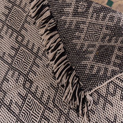 Handwoven Moroccan Akhnif Rug – Black & Ivory Berber Wool Rug ; 5,91 ft / 3,44 ft