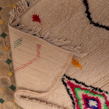 Small Azilal Moroccan Rug - 80% Wool 20% Cotton - Handwoven Berber Tribal Diamonds - Wall Hanging or Entryway Accent