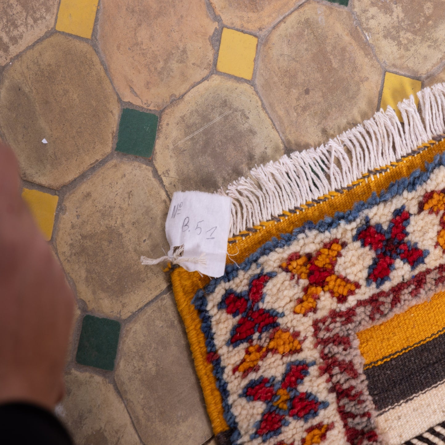 Handwoven Moroccan Akhnif Rug – Tribal Wool & Cotton Tapestry ; 3,61 ft / 1,97 ft