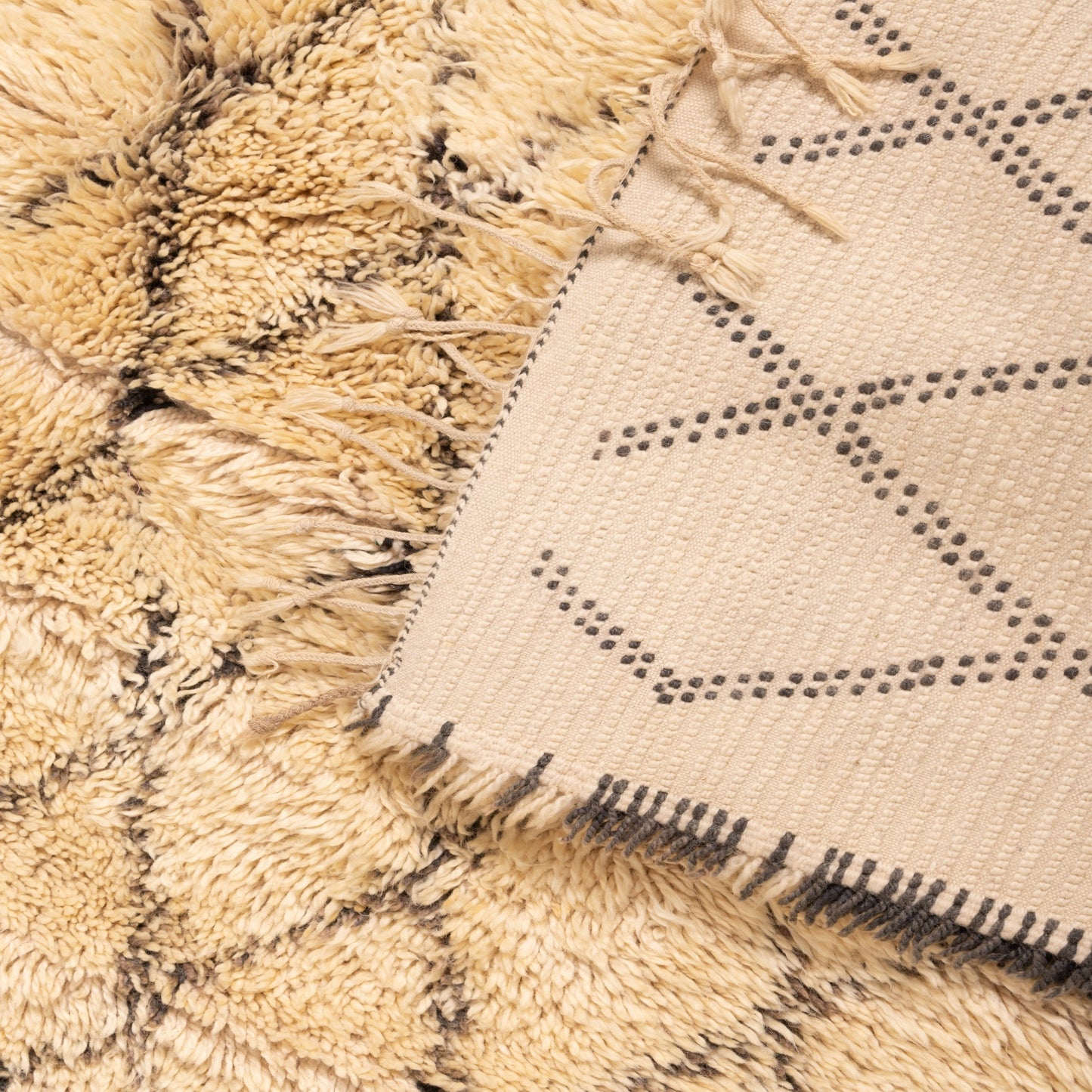 Vintage Beni Ourain Moroccan Rug | Thick Wool Diamond Grid Carpet | Handwoven Tribal Berber Rug | Golden Beige & Black | 100% Wool | Large Area Rug ;  12,47 ft  / 7,87 ft